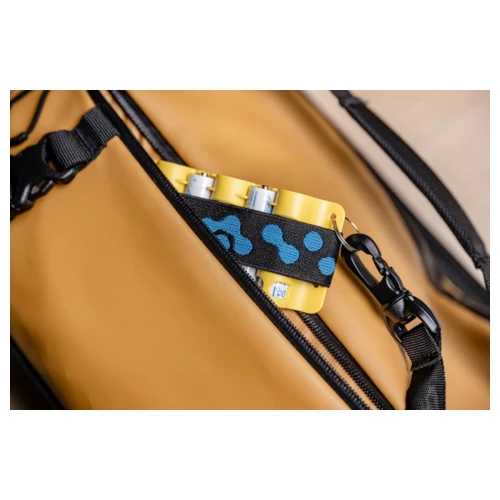 Organizer na baterie AA etui pojemnik akumulatorki Newell BattHolder zolty
