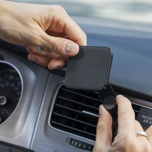 Car-Mount-Vent-Charging_M-CM-AD-BK-1_04.jpg