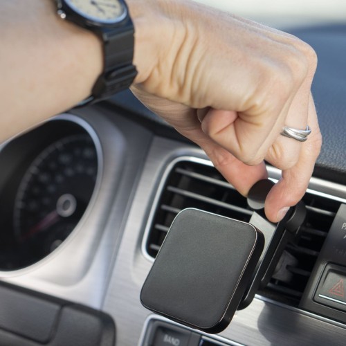 Car-Mount-Vent-Charging_M-CM-AD-BK-1_06.jpg