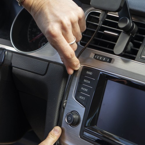 Car-Mount-Vent-Charging_M-CM-AD-BK-1_09.jpg